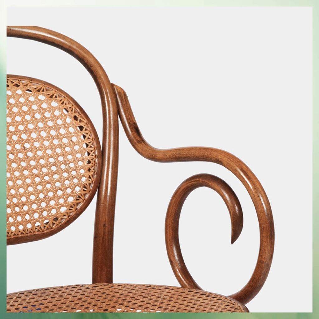 _CERAUDO_'s tweet photo. The Cane Bentwoods - the perfect fit for a #vintage or contemporary table. A set of six vintage cane chairs, featuring two carvers. Available on https://t.co/3qgwyC6aO3 now. https://t.co/hZAvv47tlh https://t.co/EtcbnaAQgI