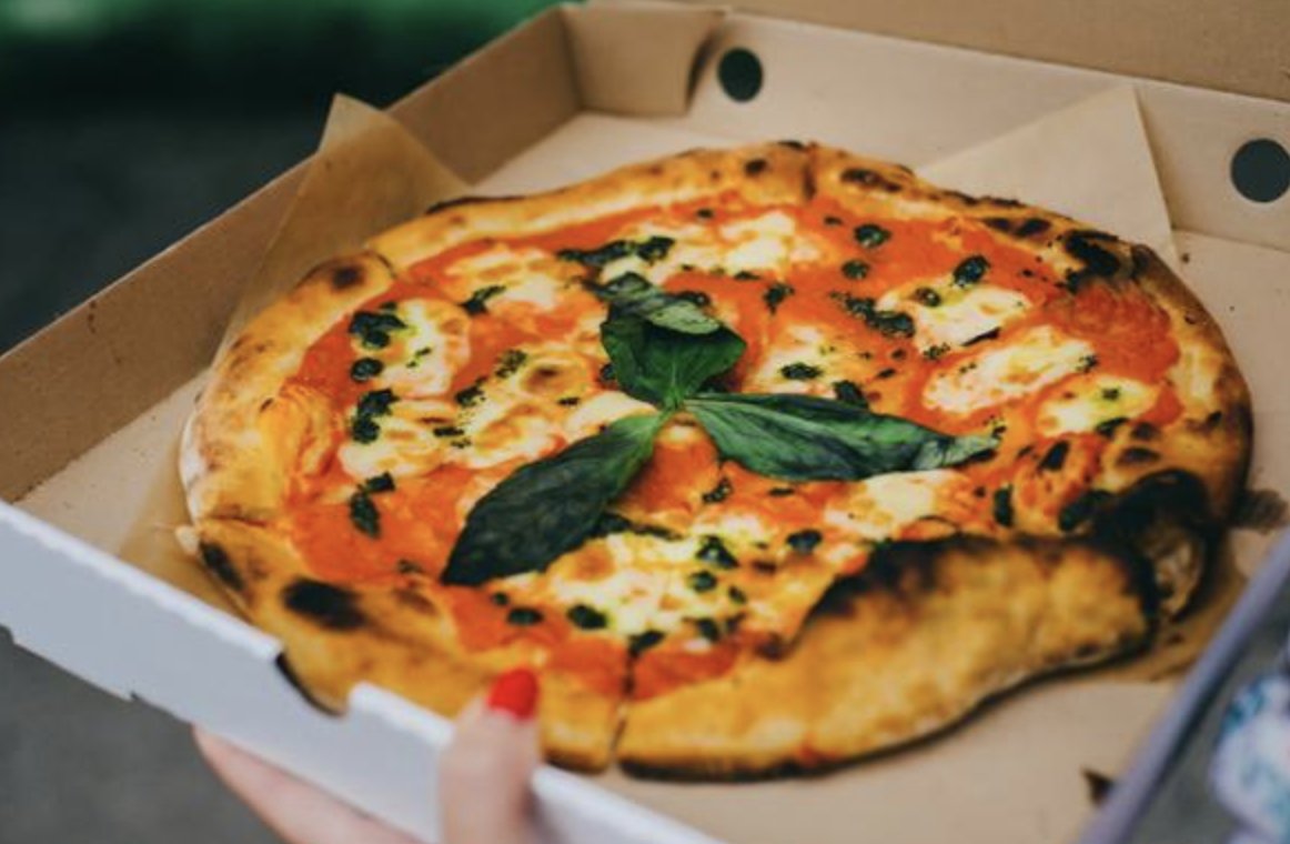 SuttonCouncil's tweet photo. Thinking about ordering in this eve? Good news! Greasy and stained parts of pizza boxes can now be recycled – just be sure to remove all visible traces of food before recycling https://t.co/62y8ESXKu8 #FridayFeeling #SuttonRecycles https://t.co/62y8ESXKu8 https://t.co/UX6V4rCgLW
