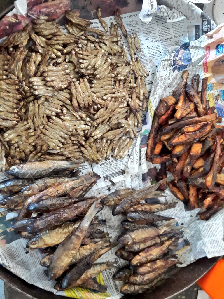 EANagaland's tweet image. The EA annual tour has officially begun! First stop- Imphal. The team visited Ima Keithal  market, a 500 year old all-women market. So much can be learnt from the organised system of business &amp;amp; marketing place provided to women entrepreneurs #InterstateTrade #Entrepreneur