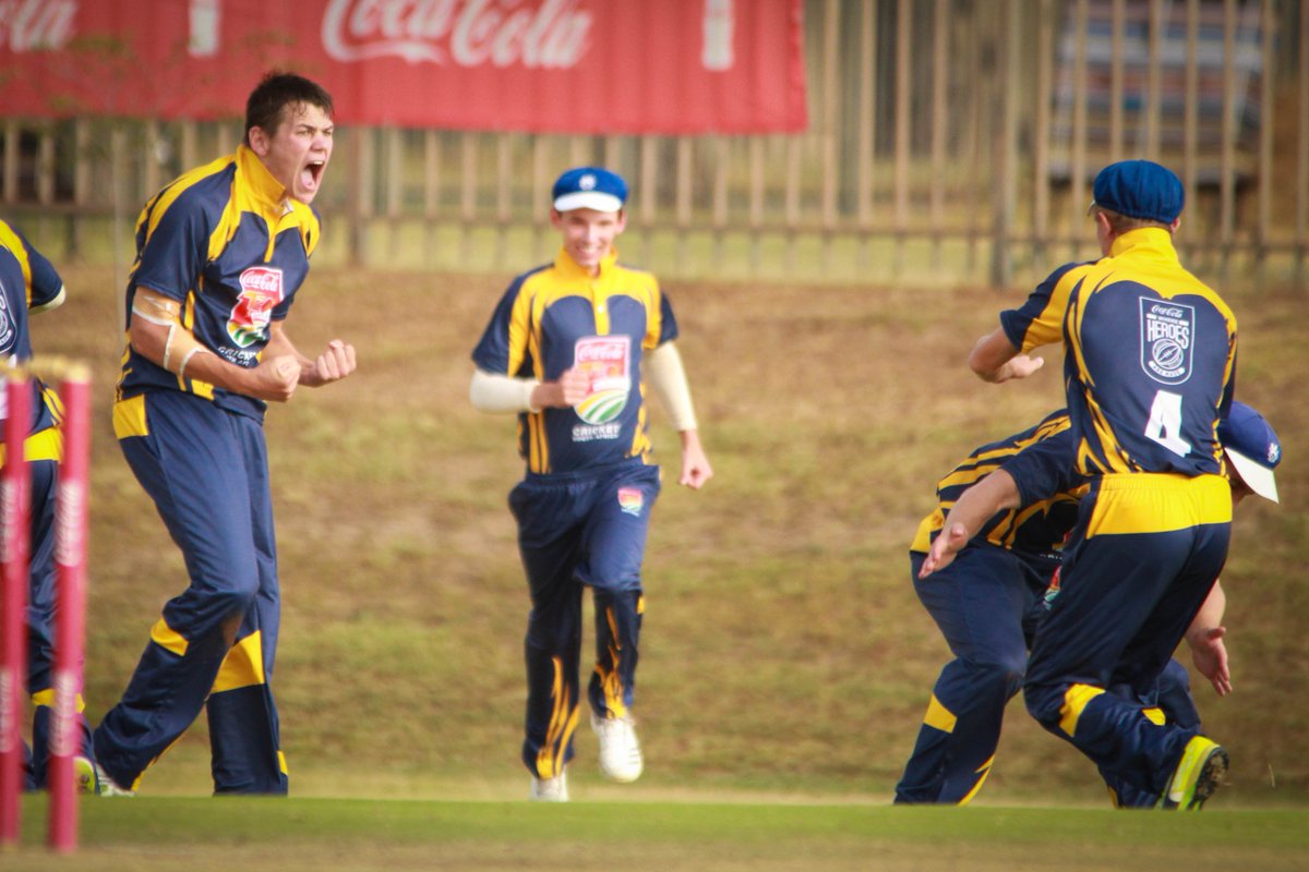MorganPiek's tweet photo. Lekker positive Bloemfontein....Vrystaat news. Well done Saints! A special year for a special team indeed.
https://t.co/fYJbpo3W1W
#Cricket @KnightsCricket #FreeStateCricket #FSCUAwards https://t.co/Th01U2b5P6
