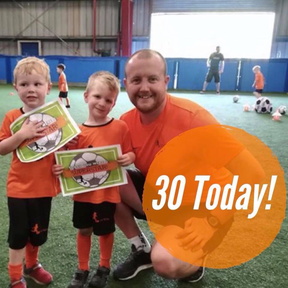 kixxhudds's tweet photo. ⚽️🍊3️⃣0️⃣🍊⚽️ | It was going to be kept quiet but coach Matt turns 30 today 👴🏻 thank you from our friends at Mini Kicks UK for the gentle reminder 😝
#minikicksfamily #huddersfield #minikickshuddersfield #huddersfieldtown #huddersfieldgiants #huddersfieldtownladies https://t.co/jHYyOMaAZB