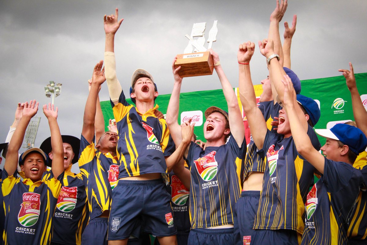 MorganPiek's tweet photo. Lekker positive Bloemfontein....Vrystaat news. Well done Saints! A special year for a special team indeed.
https://t.co/fYJbpo3W1W
#Cricket @KnightsCricket #FreeStateCricket #FSCUAwards https://t.co/Th01U2b5P6