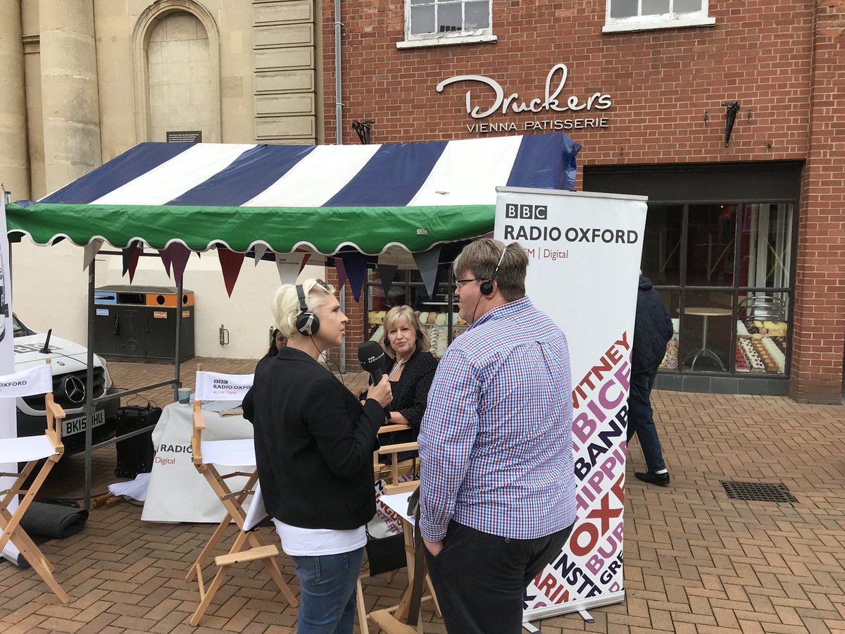BBCOxford's tweet photo. Come join @KatOrman in the farmers market as the broadcasts live from 10am-1pm #rocksup #Banbury #farmersmarket Kat wants to know all about the town from the people who live here! https://t.co/0ff5DYUmFP