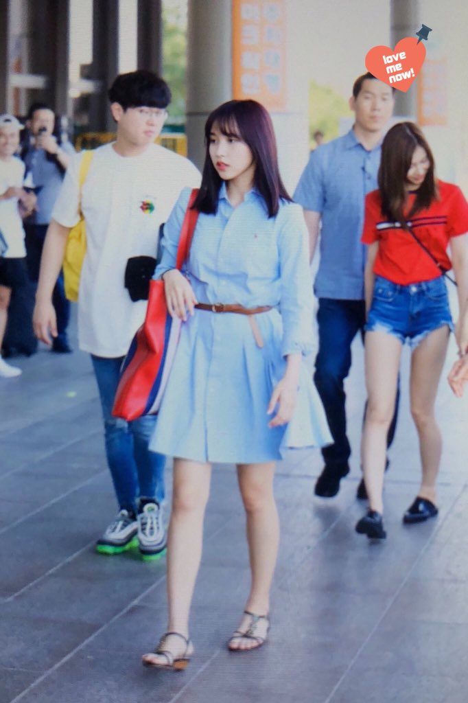 Dre Maybe Mina Went To Garosugil W Jihyo To Buy Airport Fashion That Was This Blue Dress Jihyo Was Still Wearing Her Outfit Meanwhile Mina T Co Poukphdgqy Twitter
