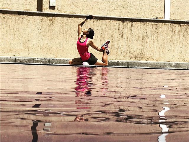 Hashi_FitnFun's tweet photo. Yoga in open…. after the workout! #yoga #pegionpose #kapotasana #zelalife #fitness #mindfullness #bangalore #happiness https://t.co/HvHU7xVSdY https://t.co/HvaoL7XztG