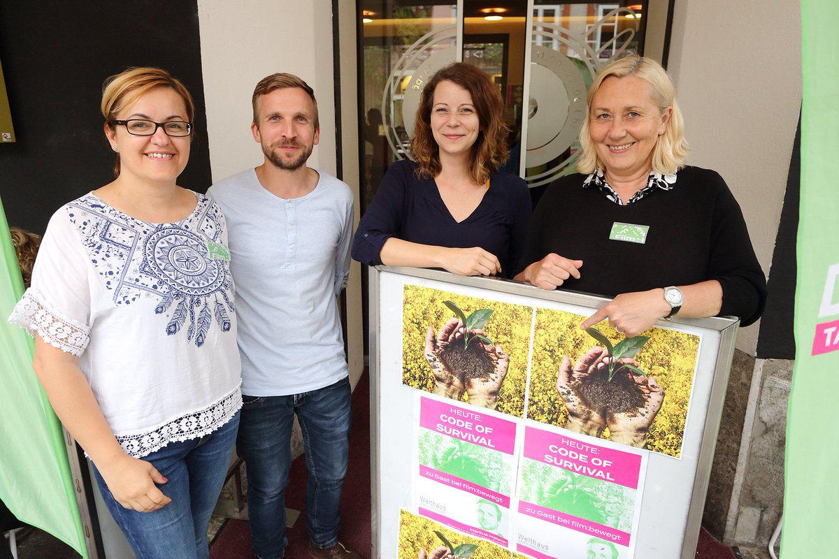 GrueneStmk's tweet photo. Fotos vom @grazergruene film:bewegt-Abend mit @codeofsurvival_ gibts hier: https://t.co/31avXP7sTa danke an alle, die dabei waren - war ein feiner Abend! #Graz #Schubertkino #CodeofSurvival https://t.co/l2doI3ERvH