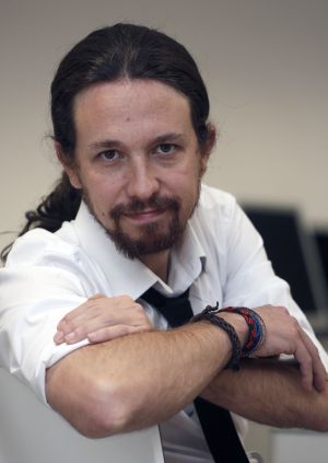 thbestarcher's tweet photo. PABLO IGLESIAS AS SCOTT LANG

-> Me dicen que he robado pero a ver que yo lo vea.

-> Soy el nuevo pero vengo pisando fuerte.

-> ¿Chalet? Si vivo en un hormiguero. https://t.co/8snUI251fV