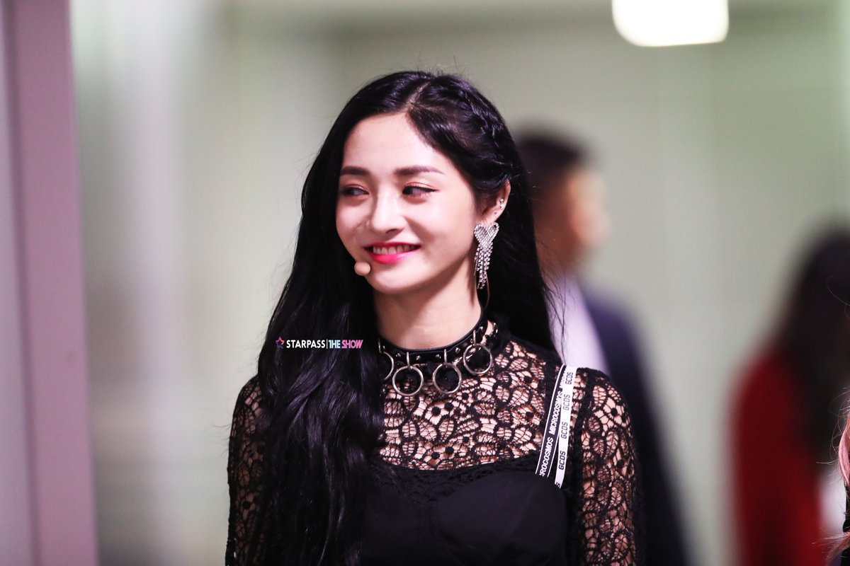 mystarplay's tweet photo. 까르르까르르>_< 플틴이가 웃으면 나도 기분이 좋아😍
#스타패스 #STARPASS #더쇼 #THESHOW #SBSMTV #프리스틴V #나영 #결경 #은우 #로아 #레나 #gleammedia https://t.co/7HbBnDcf1y