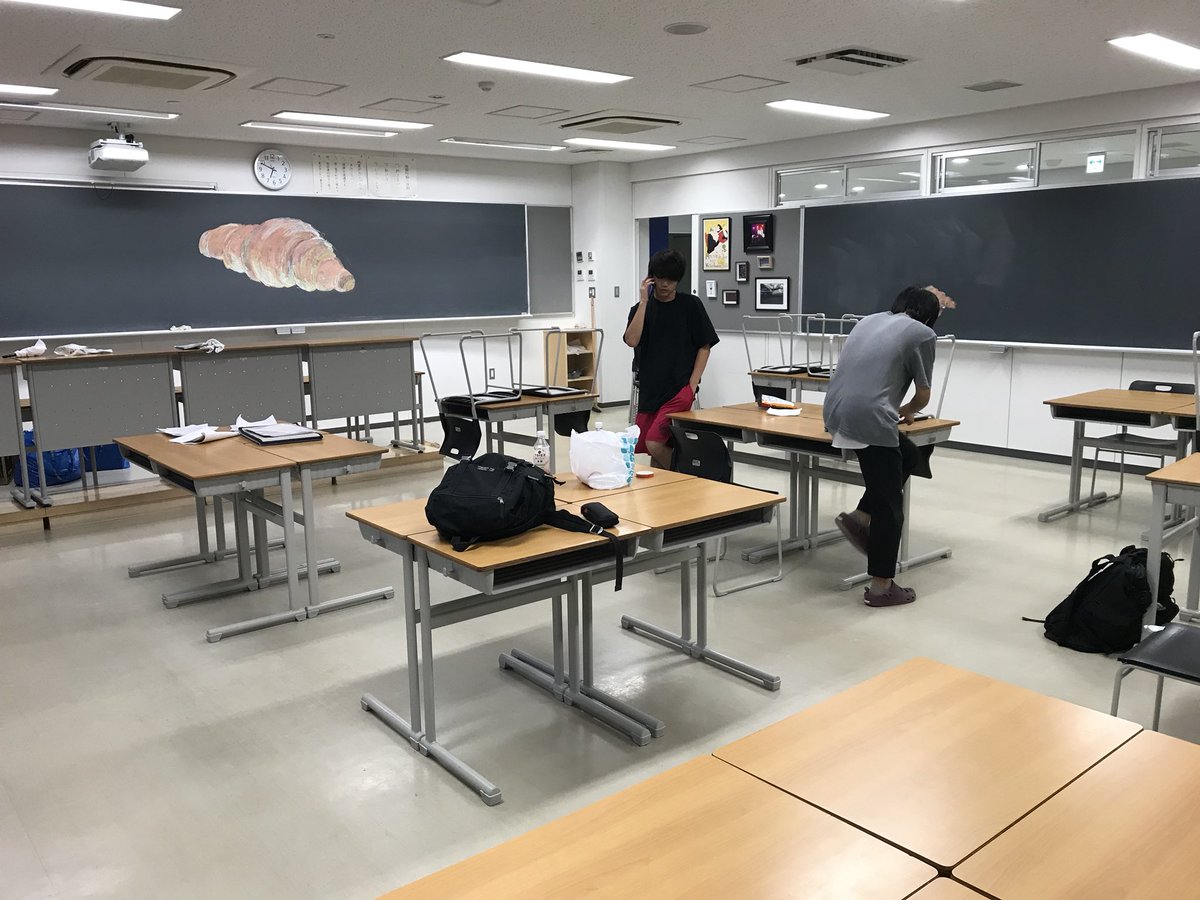 Paulonia_Toho73's tweet photo. ついに桐朋祭前日です！

内装も着々と完成に近づいてきています！！

明日のオープンをお楽しみに！
#桐朋祭
#桐朋祭2018 https://t.co/SSxdZys8Oh