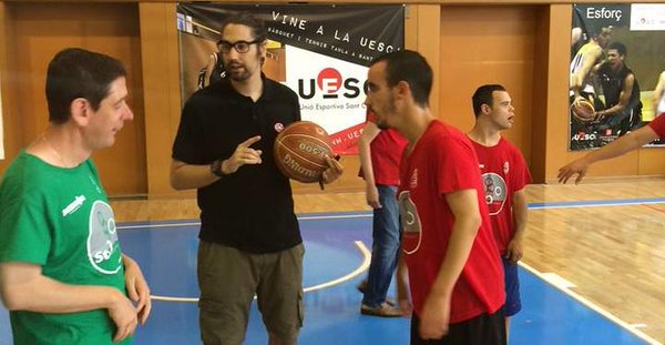UESC_SantCugat's tweet photo. LA GRAN FINAL! 🏆 El projecte d'inclusió social #StQlímpics, pregoners de la @FMSantCugat d'enguany, viu avui la gran final de la temporada amb el suport un any més de l'àrea social de la UESC. 🔴⚫️ #FMsantcugat2018 #infoUESC https://t.co/h2DjE8F3P6