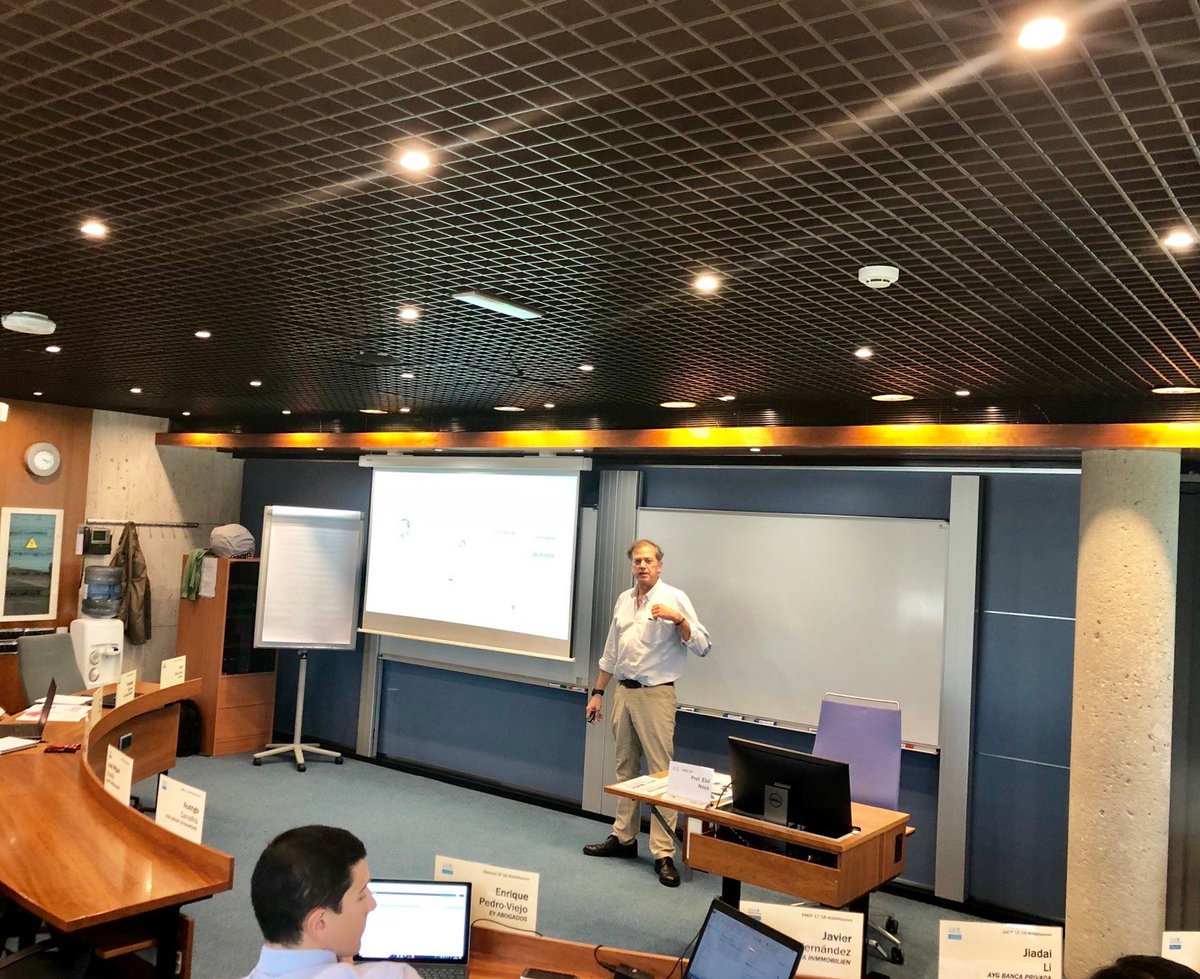finizens's tweet photo. @martinhuete, co-ceo y co-fundador de @finizens, en el Executive.Master Dirección Financiera de @ESADEexed #ESADEeemm @ESADE Madrid, en una sesión especial sobre #fintech #gestionautomatizada #inversionpasiva #compraelmundo #nuevomodelo https://t.co/bYZ4nEs8jD