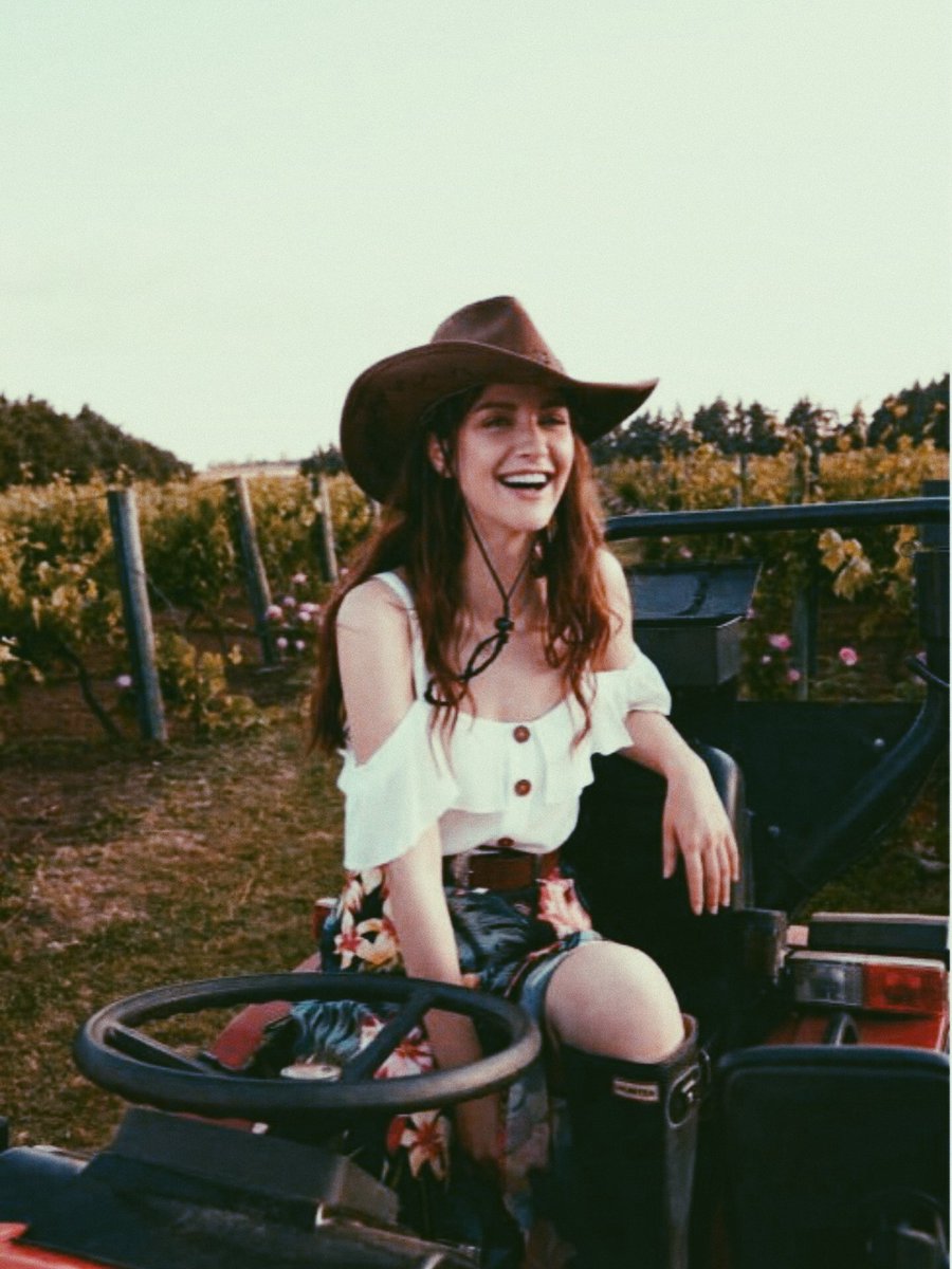 Alışagelmedik bir güzellik🍁

#İremHelvacıoğlu