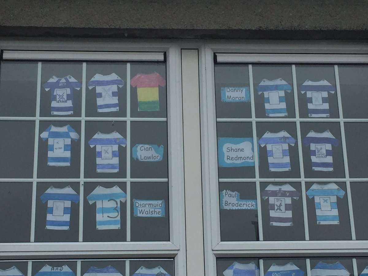TinrylandNS's tweet photo. Colours out in Tinryland NS! Ceatharlach abú! @Carlow_GAA @Tinryland_GFC @DiarmaidWalshe @shredmond_ @Paul__Broderick @DanMoran1988 &amp; Cian Lawlor 🇬🇳 https://t.co/FzVuXRm61f