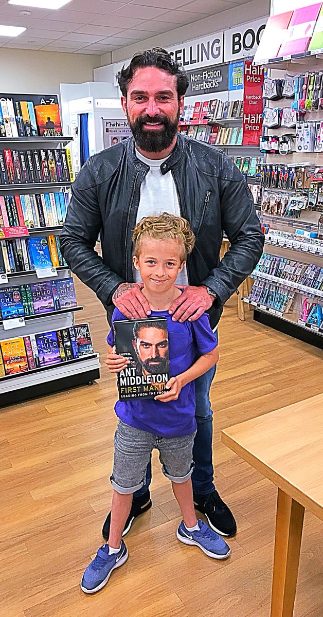 crogers1976's tweet photo. Great to meet @antmiddleton  yesterday! Have one happy boy with his new book. He’s taken your advice with him to football camp today! Enjoy the rest of your tour! #FirstManIn #zeronegativity https://t.co/0SkF7RkFix