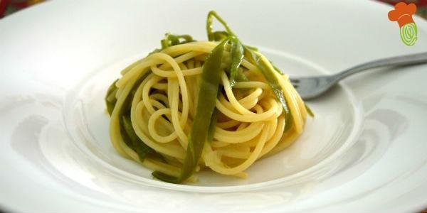 greenMe_it's tweet image. #Pasta con #peperoni #friggitelli - buff.ly/2LcGKeI #lericettedigreenme