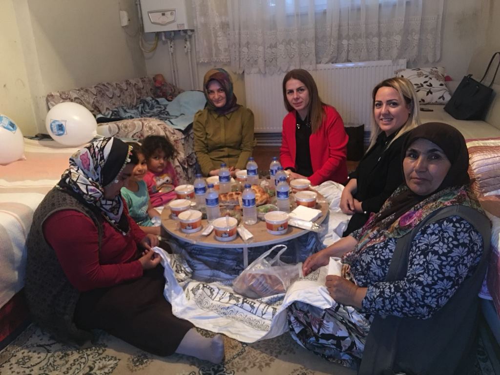 akpartibrs's tweet photo. 27. Dönem Milletvekili Adayımız Sayın @GultenKap16 , tarihi seçimler öncesinde çalışmalarını Nilüfer İlçemizde sürdürdü. https://t.co/oY7047aJIE