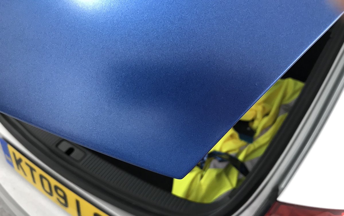 kingoftints's tweet photo. Itโs all about the corners ๐๐ผ #averydennison #vinyl #wrap #vehicle #cornergame #kot #kingoftints https://t.co/3WLNF7r9Uj