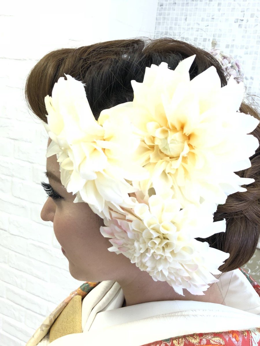 ট ইট র M M M 昨日 和装前撮りでした 大きいお花を3個も ট ইট র M M M 昨日 和装前撮りでした 大きいお花を3個も