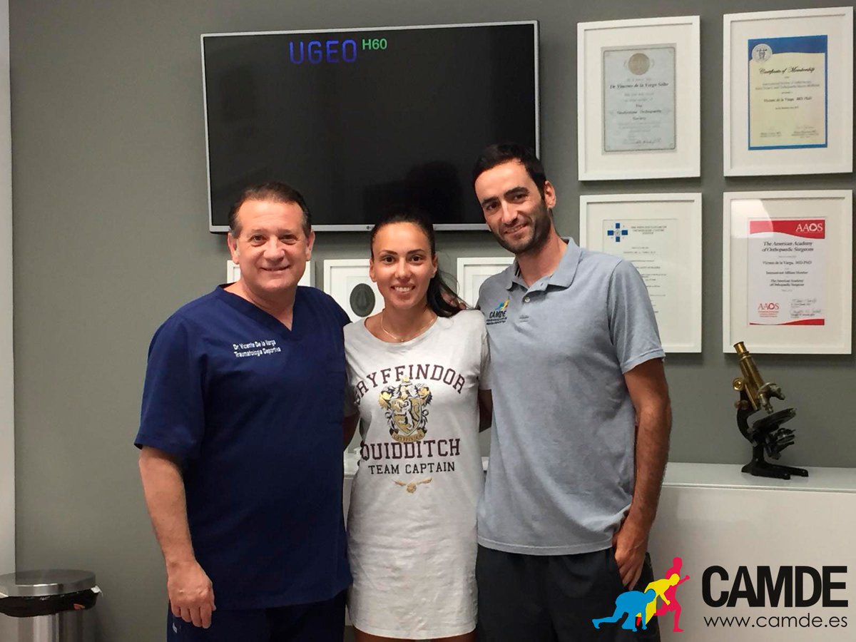 CAMDE_es's tweet photo. Maja Velkovich jugadora del Rincón Fertilidad de #Malaga, ha pasado por nuestra clínica para someterse a un tratamiento multidisciplinar y poder jugar en las mejores condiciones.#CAMDE cuidamos de ti📱663 216 571 #Deportistas #MedicinaDeportiva #Lesion #Fisioterapia #Readaptacion https://t.co/xNEGfwVXZ1