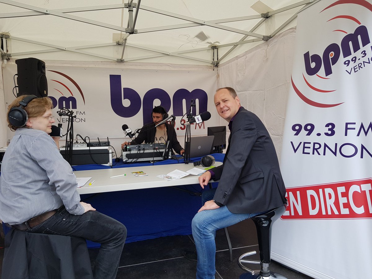VilledeVernon's tweet photo. #FDV18 La Foire de Vernon, c'est (tout bientôt) parti !!! @JohanAuvray avec BPM Vernon pour nous guider à travers les multiples activités et surprises que nous réserve l'édition 2018 ! https://t.co/kHsW3fbZzF