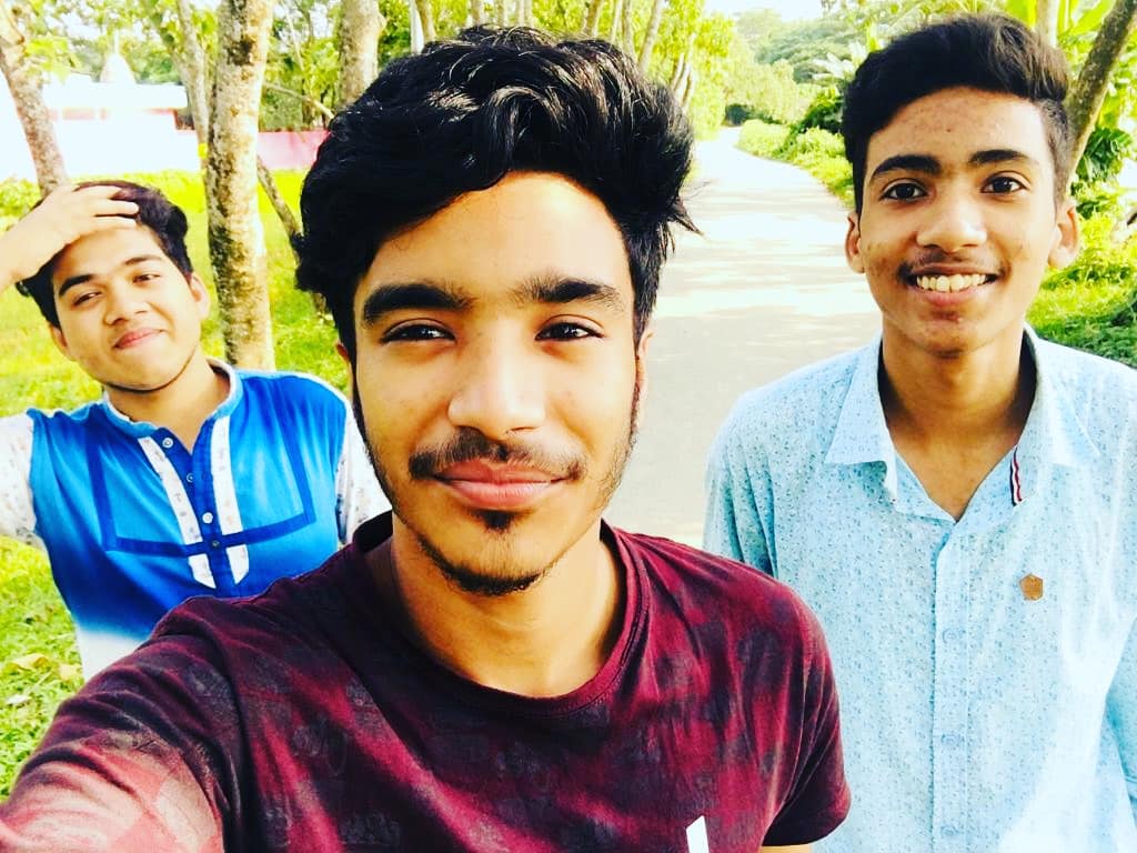 alam_azkarul's tweet photo. @RajouneMorshed 
Chill &amp; hangouts 🔥🔥🔥 https://t.co/O8hAITcxSE