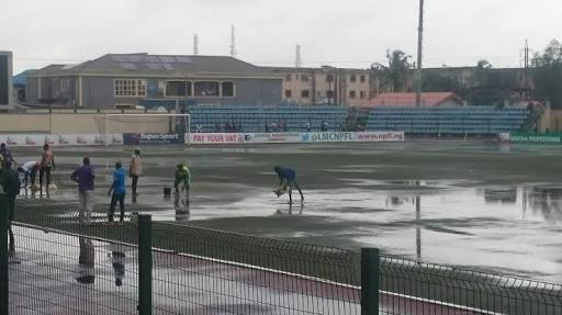 tegasupreme's tweet photo. Chris Hague just proffered possible solution to waterlogged pitches  in Nigeria, typically the Agege Stadium. 

"the implementation of irrigation channels would solve that or you can pay me a couple of thousand dollars to come maintain it" 

#LIS2018 https://t.co/p0Ebs8nET6