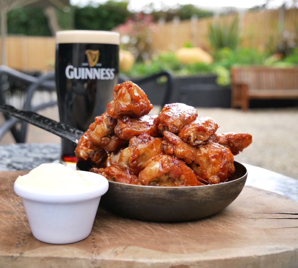 mcgettiganskw's tweet photo. Forecast for the Bank Holiday weekend โ๏ธ๐ป๐
Hot Hot Hot! ๐ฅ๐โ๏ธ๐ฏ ๐#HotWings #Mcgetin https://t.co/dkYrZDLnXA
