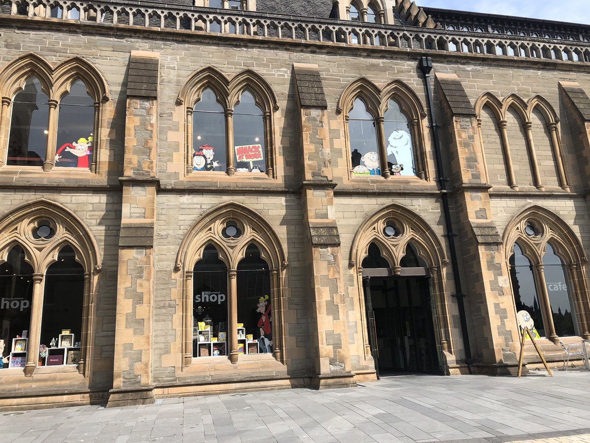 _JMcLaren's tweet photo. The @McManusDundee looking fabulously rebellious ahead of the opening of new #Beano80 exhibition tomorrow! @BeanoOfficial #bashstreetsback https://t.co/x8kmHpxGaZ