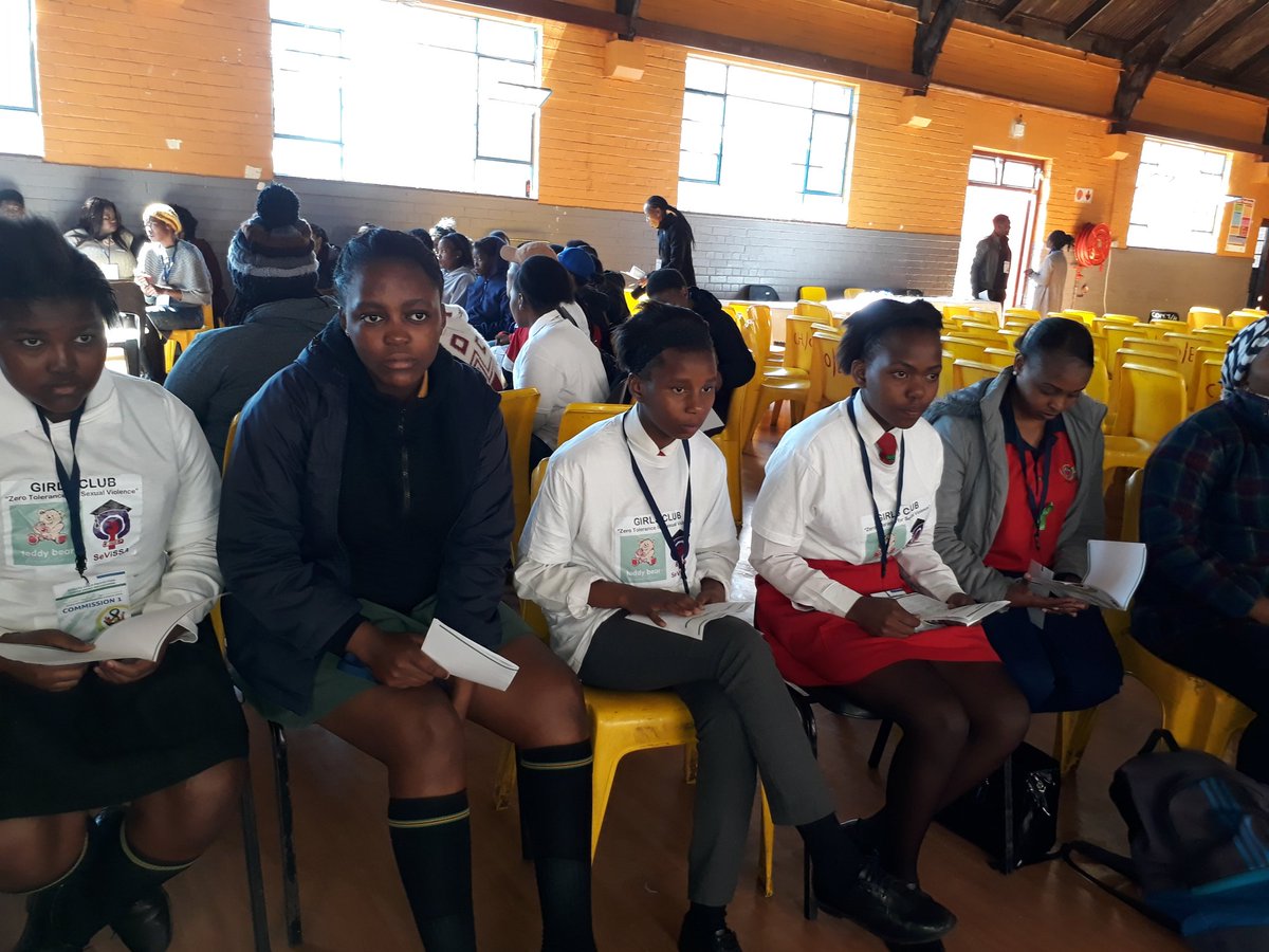 gpgSocDev's tweet photo. The second commission discusses issues such as decision making in terms of contraceptives, HIV/Aids, sanitary pads, substance abuse, suicidal thoughts, peer pressure, relationships, not all men are trash & career choices #ChildProtectionWeek2018 #BanaPele @GautengProvince https://t.co/1lDmQpPZdm