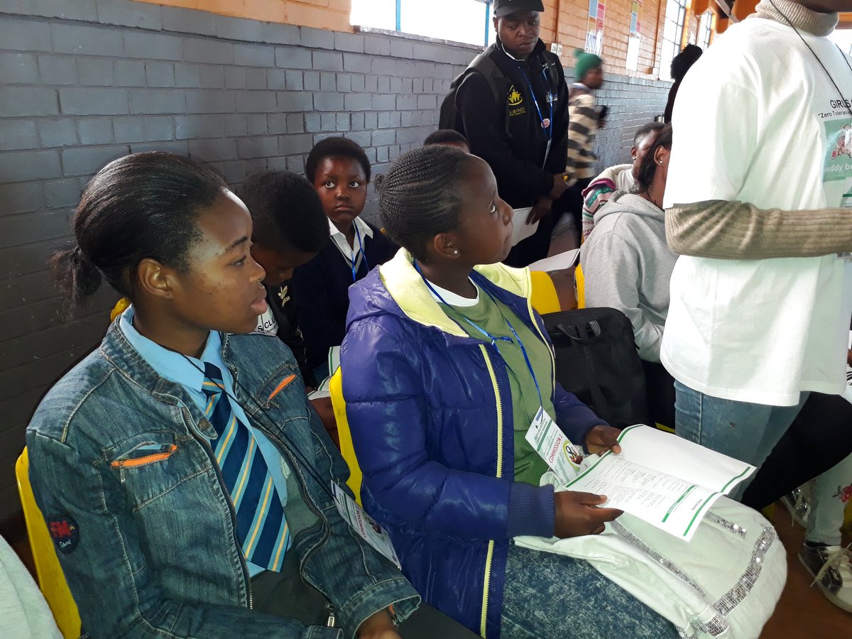 gpgSocDev's tweet photo. The second commission discusses issues such as decision making in terms of contraceptives, HIV/Aids, sanitary pads, substance abuse, suicidal thoughts, peer pressure, relationships, not all men are trash & career choices #ChildProtectionWeek2018 #BanaPele @GautengProvince https://t.co/1lDmQpPZdm
