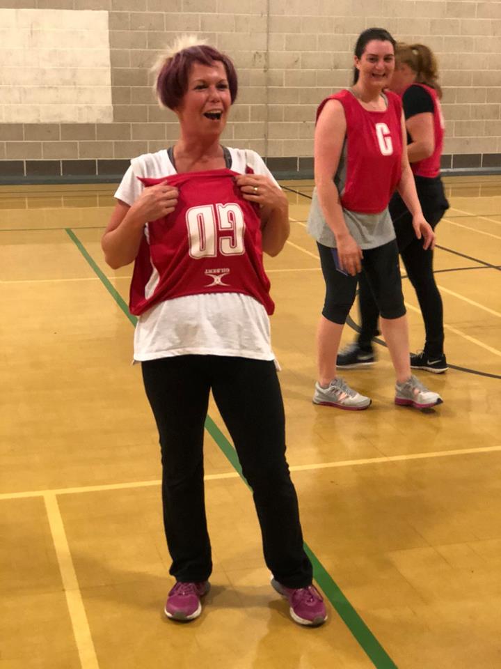 NDO_GTRManc's tweet photo. In Back to Netball u really don't need to be an expert on rules, passing the ball.... or even putting your bib on the right way around! This was last night at a B2N Session...The best thing was Niki didn't even realise until the others told her 😄#nonjudgemental #constantlaughter https://t.co/C37CI9lq6r