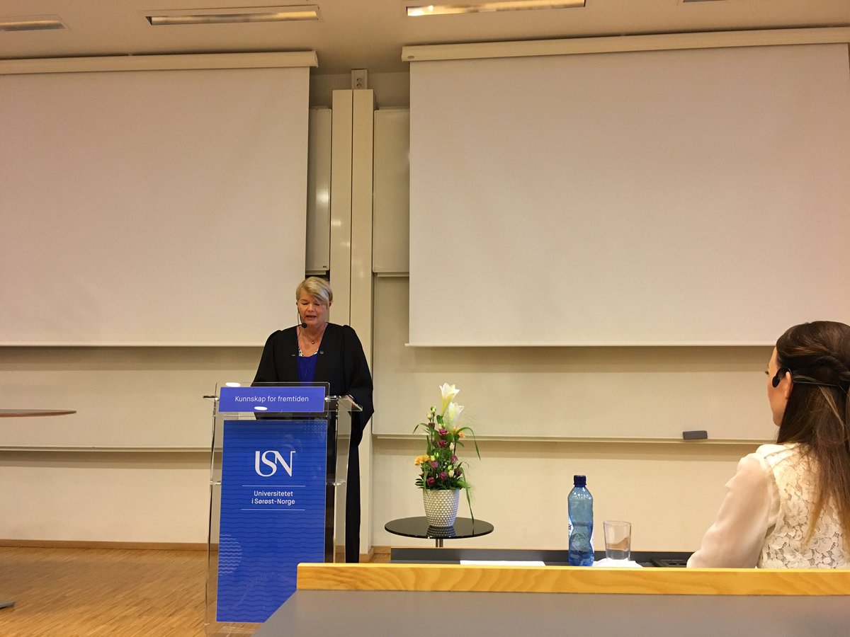 ibedrift_no's tweet photo. "Tone Langjordet Johnsen er historisk, da hun gjennomfører første disputas ved Universitetet i Sørøst-Norge."

-Heidi Kapstad ved Universitetet i Sørøst-Norge https://t.co/0oiPi4ehEx