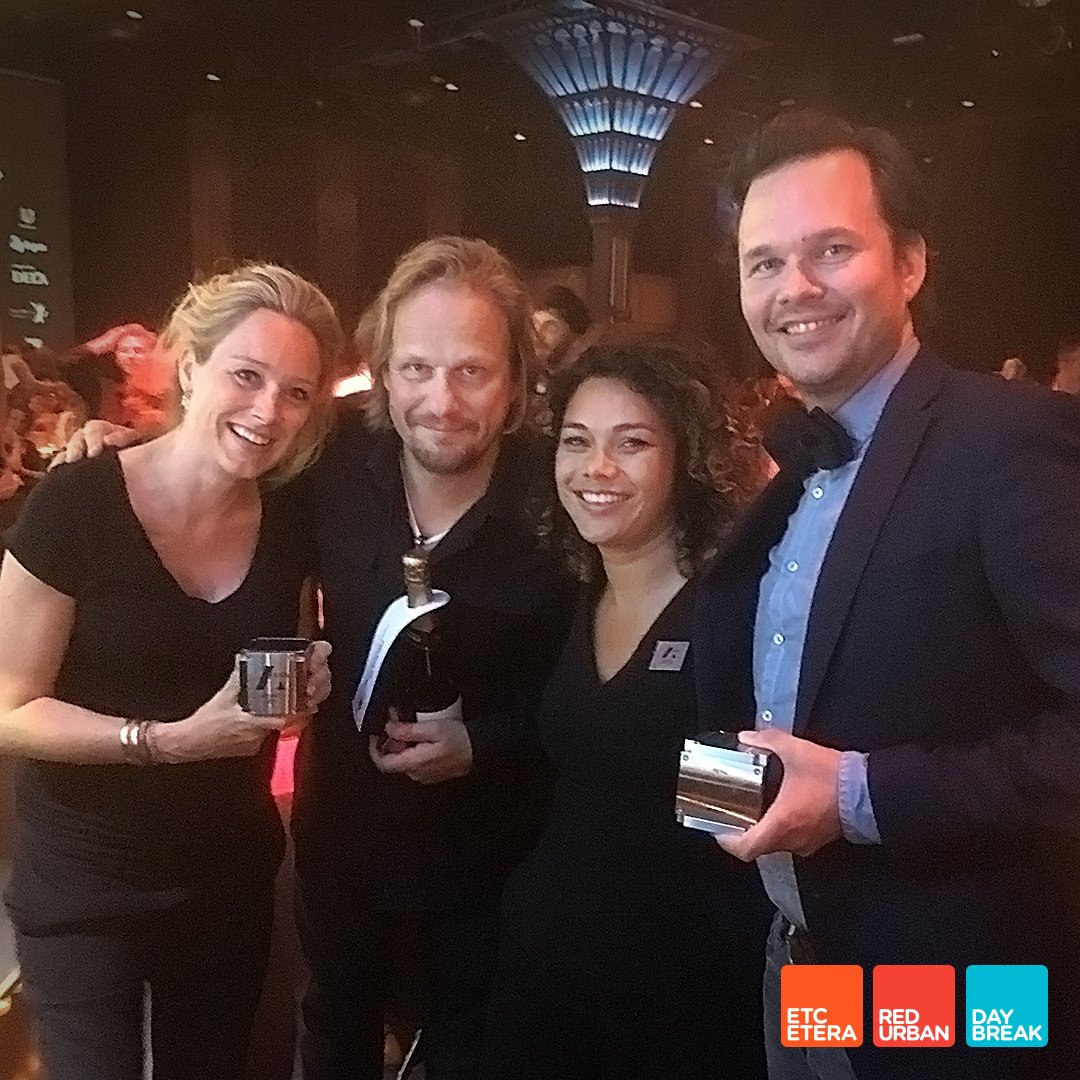 Champagne! En een SAN Accent voor <a href="/bol_com/">bol</a> #pakjeliefde 🍾