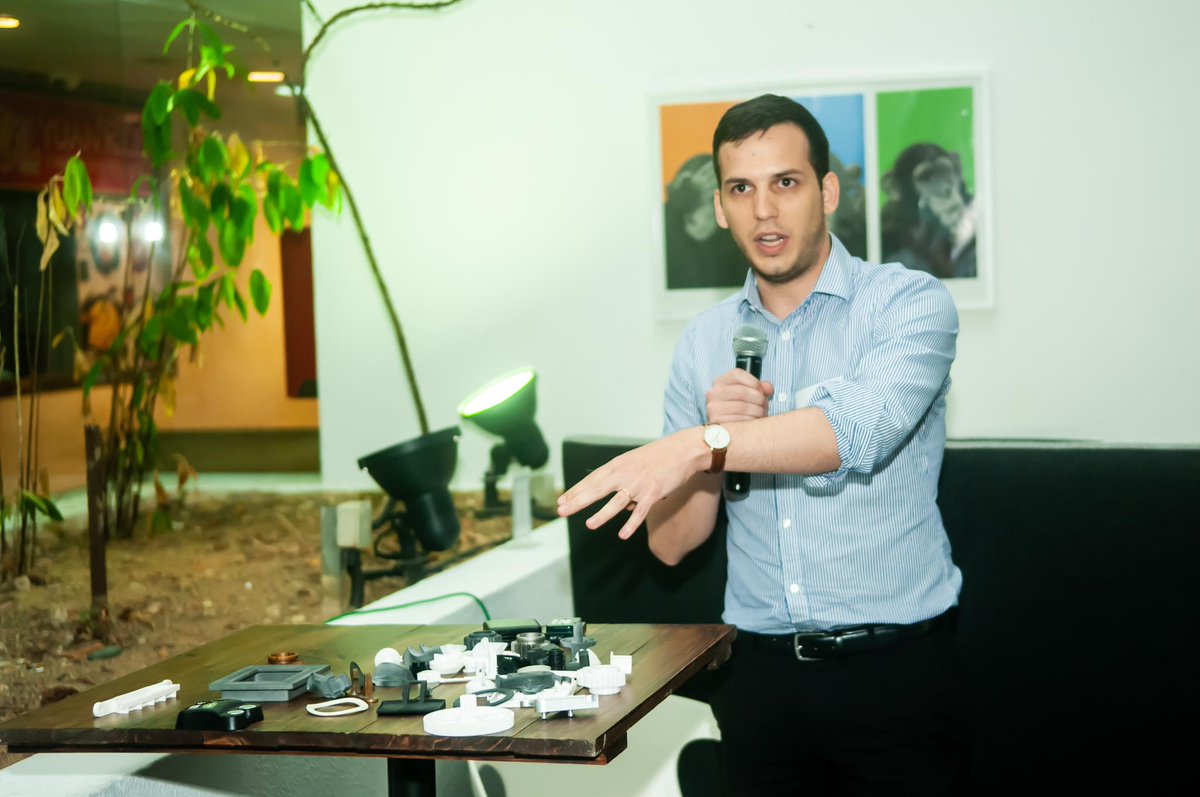 SpareParts3D's tweet photo. Glad to had the chance to give a talk at the Supply Chain Innovation Networking event!  
Thank you very much @B2G_Consulting, a great social event to continue, with very interesting opportunities on #SupplyChain #innovation ... #3Dprinting on top of them ! https://t.co/WxBkxt0iIe