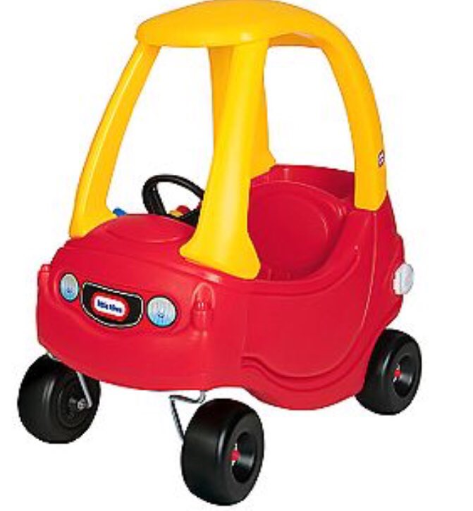 caseyybeatonn's tweet photo. Who allows people to drive these big ass cars like Range Rovers, Porsches and BMW’S when they can barely drive one of these bad boys never mind a £60,000 car https://t.co/FIByE6wGXd