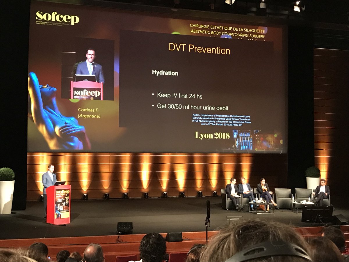 doctalons's tweet photo. Congrès #sofcep2018 #lyon #postbariatric #surgery #lipoabdominoplasty #complications avec JF.Pascal et Cl.Lelouarn https://t.co/zvdeQdoTLk
