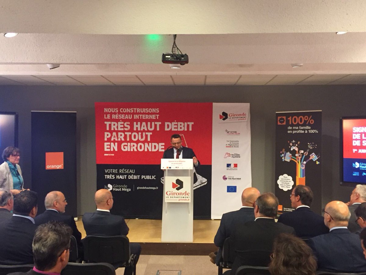 ANumANCT's tweet image. Signature de la DSP en @gironde avec @Orange_France « La @gironde s’inscrit parfaitement dans l’objectif gouvernemental du très haut débit pour tous d’ici 2022. Je félicite toutes les collectivités girondines pour leur implication dans la réussite de ce chantier » @AntoineDarodes