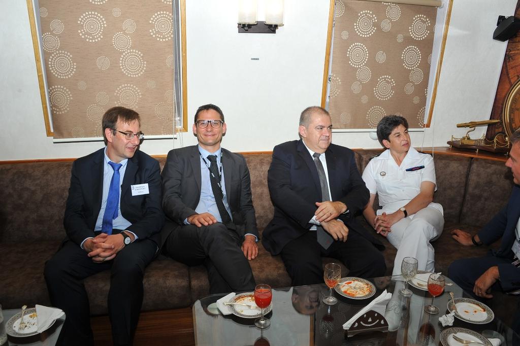 #BridgesofFriendship A delegation from French Institute of Higher Defence Studies visited HQWNC at Mumbai. The delegation led by VAdm Gerrard Valin (Retd) interacted with VAdm AB Singh COS & other Sr Offrs of HQWNC & also visited INS Teg (guided missile frigate) & Mazagon Docks