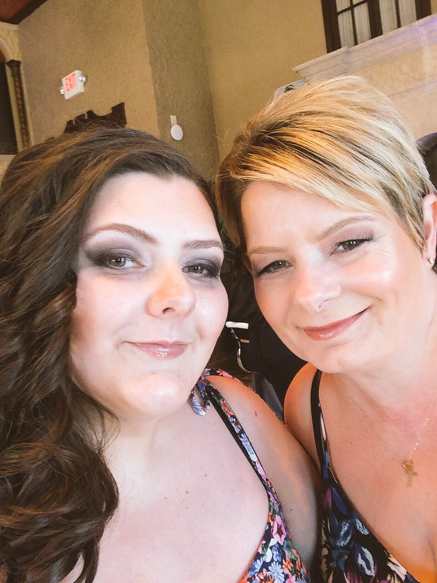 _beachbabe's tweet photo. #fbf to 2 years ago when #DanniD &amp; I flew to Chicago to see #DonnieD aka @DonnieWahlberg for #GoHomeWithDonnie 
He was so incredibly amazing to us 💕
Still a #goodegg 😜
#memories for a lifetime 
#ThankYouDonnie 😘 https://t.co/kVIk4xkYfF