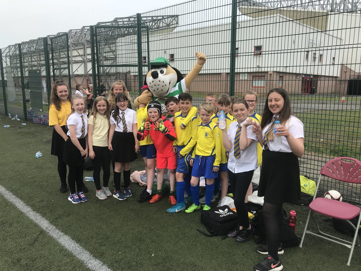 StTimothysPS's tweet photo. Here he is THE ONE AND ONLY HOOPEY! And Broxey 🙌🏼❣️🙌🏼🔥❣️❣️❣️🌟❣️🌟@EdMalawi https://t.co/oAOhVX6ojU