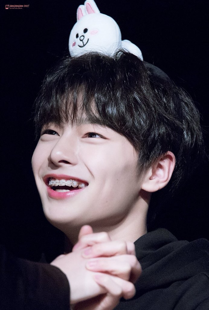 U__SAVETHEWORLD's tweet photo. 61. 스트레이키즈 양정인 https://t.co/i9DLh4uONr
