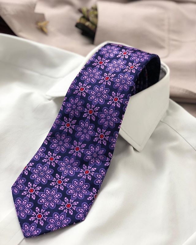SGordonStyle's tweet photo. Perfect bold colour combination and #style  #inspiration - read our latest #blog post - https://t.co/8lx3zqKh62⠀
#limitededition #luxury #shaungordonties #shaungordontiemaker #shaungordon #handmade #ties  #tieporn #tiemaker #sartorial #style #menssty… https://t.co/HUWvMxFuGM https://t.co/Nf1sl1qTFi