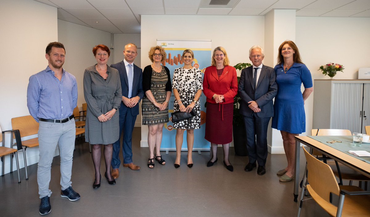 EricLemstra's tweet photo. #Xtrawelzijn. Bijzondere en waardevolle ontmoeting met koningin Maxima in wijkcentrum Regenvalk, een locatie van het project 'Haags Ontmoeten'. Den Haag een seniorvriendelijke stad, waarin het welzijn van ouderen voorop staat en ouderen langer zelfstandig kunnen blijven wonen. https://t.co/xPCTKG4acB