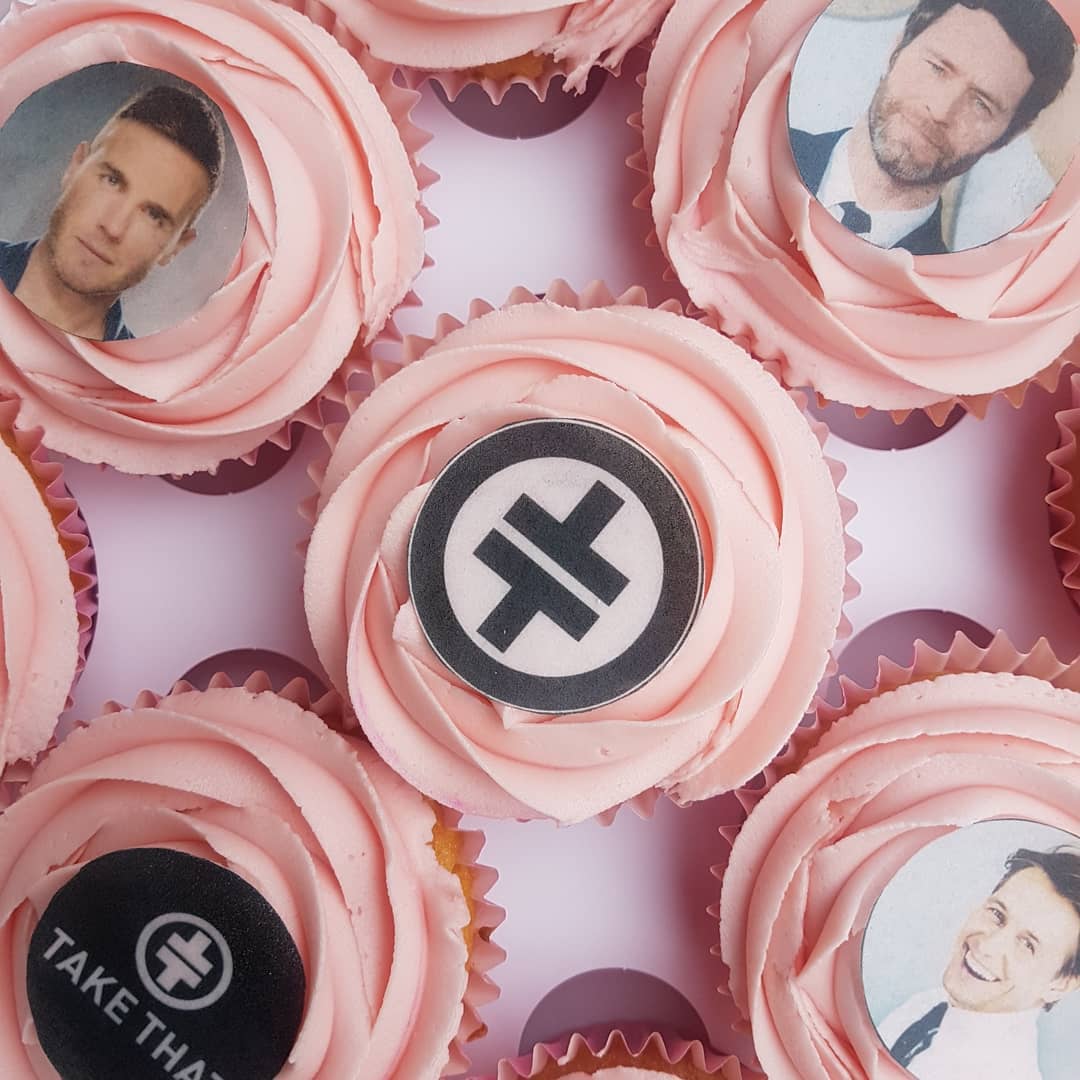 Some cupcakes we'll Never Forget 😉 How are these for a Friday treat? Thank you for thinking of us Natalie, these are incredible. #FanFriday