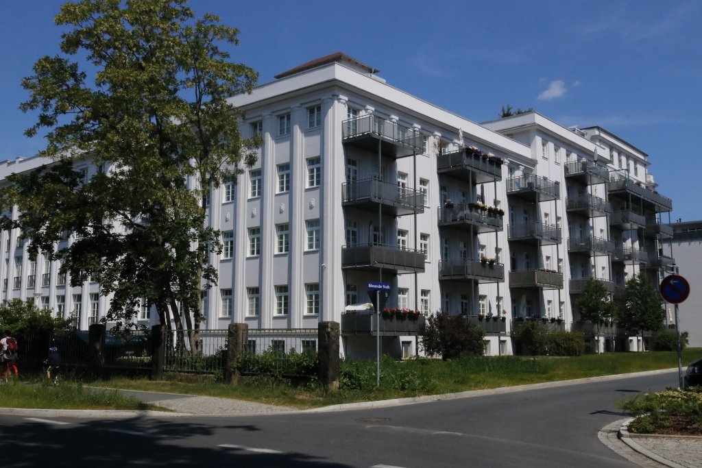 saxowert's tweet photo. Ab sofort bezugsfrei! Modern sanierte 3-Zimmer-#Altbau-Wohnung mit #Balkon 

➡️https://t.co/P7rAdzLYX1 https://t.co/Mndd3jh9jV