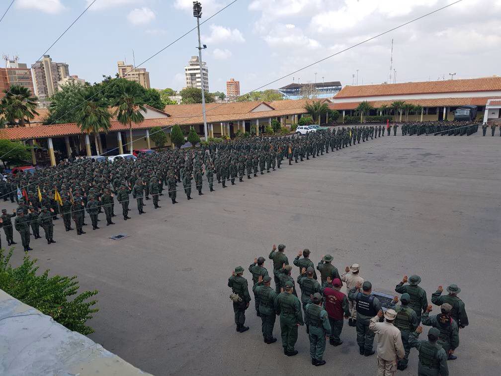 CODAI_FANB's tweet photo. En un acto de conciencia patriótica, soldados y soldadas de la Brigada de Defensa Aérea Occidental y la @zodizulia juran lealtad y compromiso al presidente constitucional CJ @NicolasMaduro, al pueblo y a defender a la Patria ante amenazas imperiales. #FANBesLealtadyCompromiso https://t.co/e5RSe0Y2i2