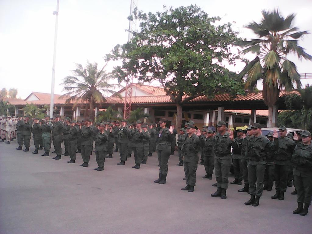 CODAI_FANB's tweet photo. En un acto de conciencia patriótica, soldados y soldadas de la Brigada de Defensa Aérea Occidental y la @zodizulia juran lealtad y compromiso al presidente constitucional CJ @NicolasMaduro, al pueblo y a defender a la Patria ante amenazas imperiales. #FANBesLealtadyCompromiso https://t.co/e5RSe0Y2i2