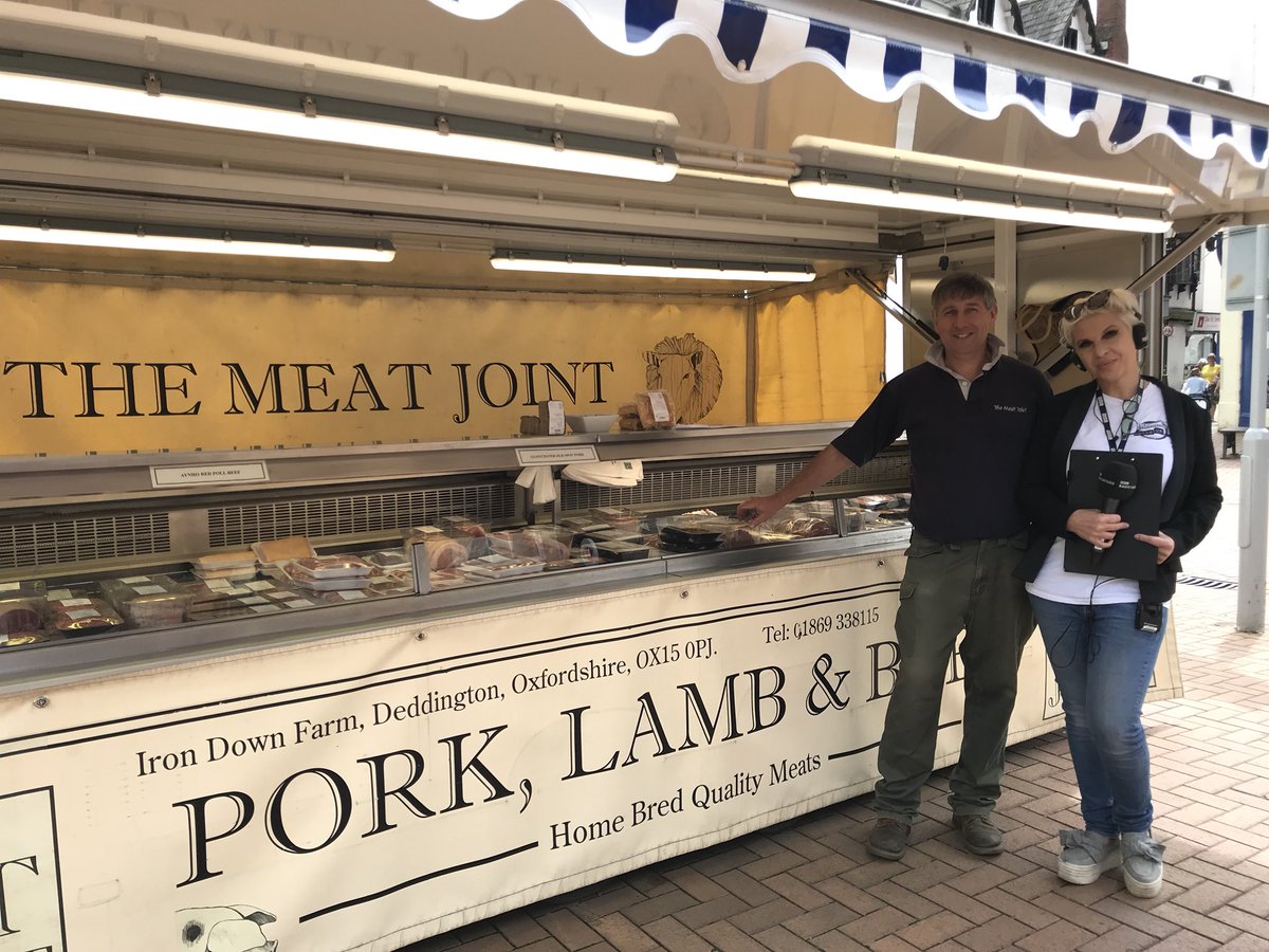 BBCOxford's tweet photo. Foodie Friday out on the road with @KatOrman in #Banbury for #rocksup #farmersmarket https://t.co/GA2lacdGeq