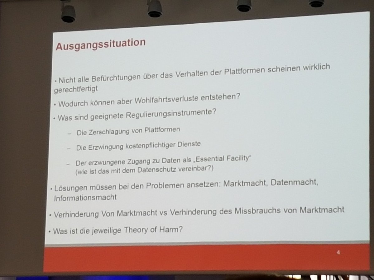 RalfScharnhorst's tweet photo. Regulierer fragen zunächst: wo ist ein Wohlfahrtsdefizit?
#DIVSI #dbf18 https://t.co/rMl6adEec7