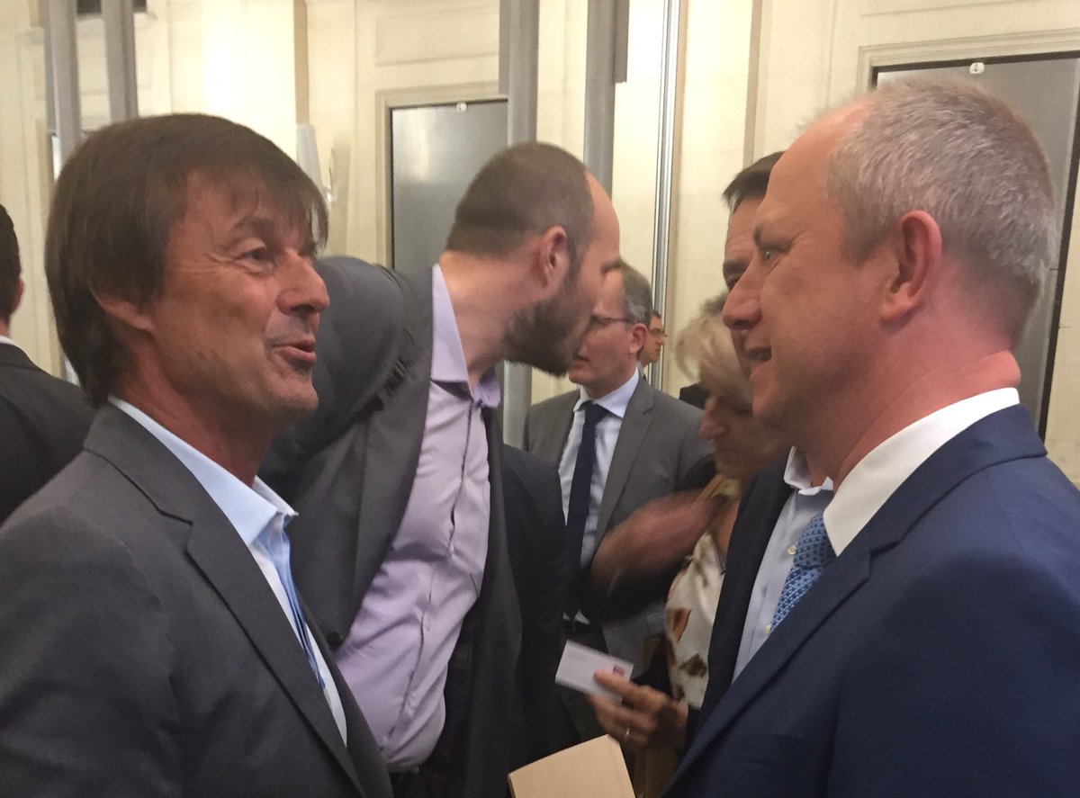 Phil_Maurizot's tweet photo. Au ministère de la #TransitionEcologique&Solidaire pour représenter @RenaudMuselier et la #RégionSud à l’occasion du lancement du #Plan_national_de_déploiement_de_l_hydrogène. La Région Sud et les villes de #Marseille et #Fos_sur_Mer évoquées ! #H2 #énergie https://t.co/UGaNRRRbGs